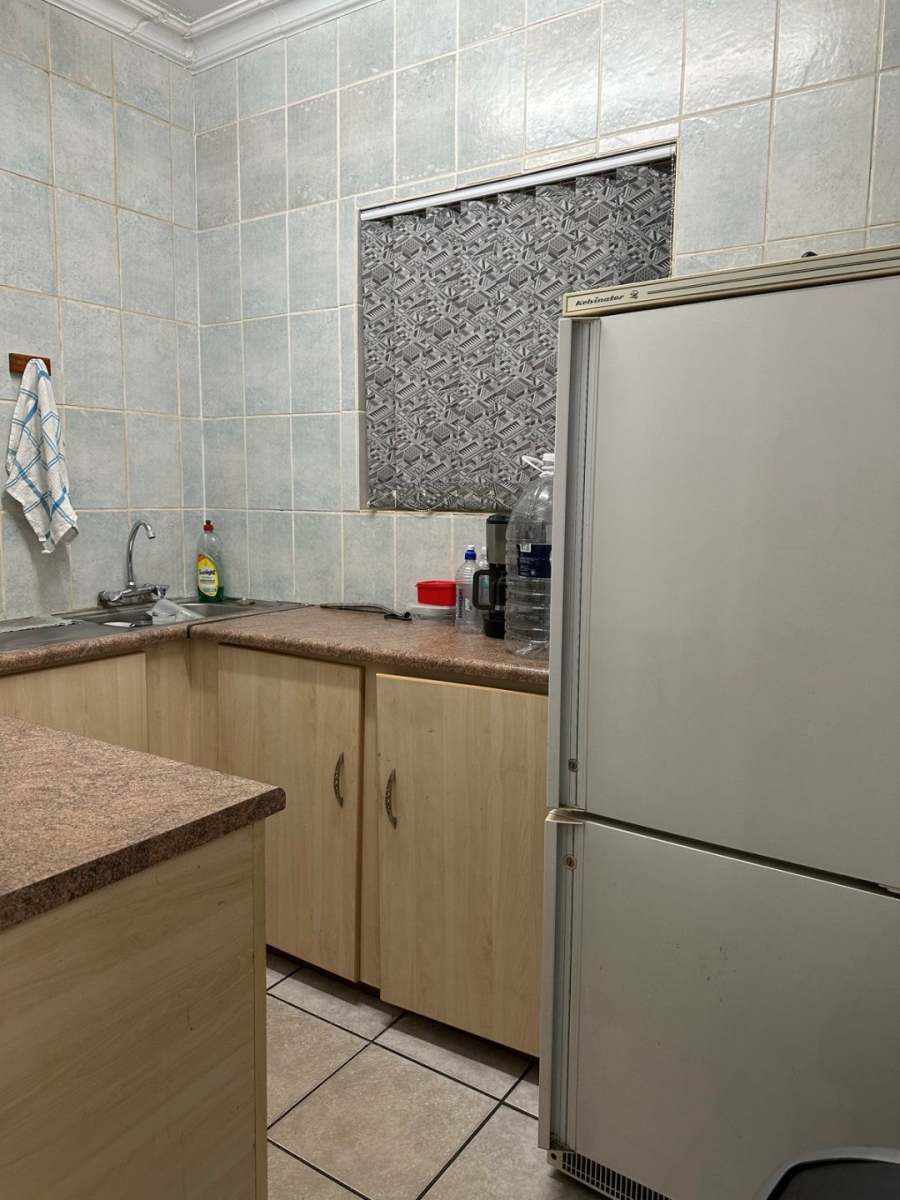 6 Bedroom Property for Sale in Unitas Park Gauteng