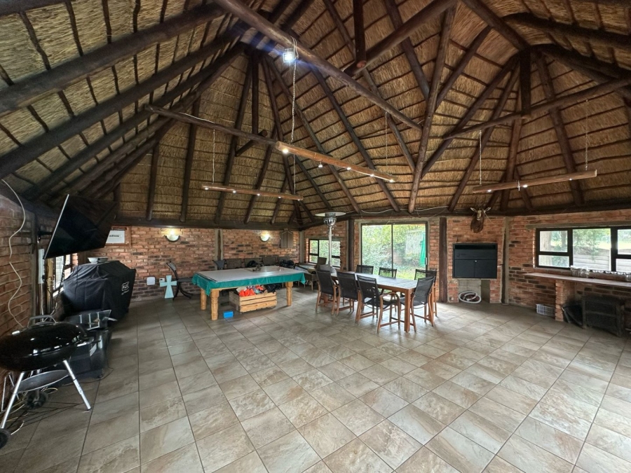 6 Bedroom Property for Sale in Unitas Park Gauteng