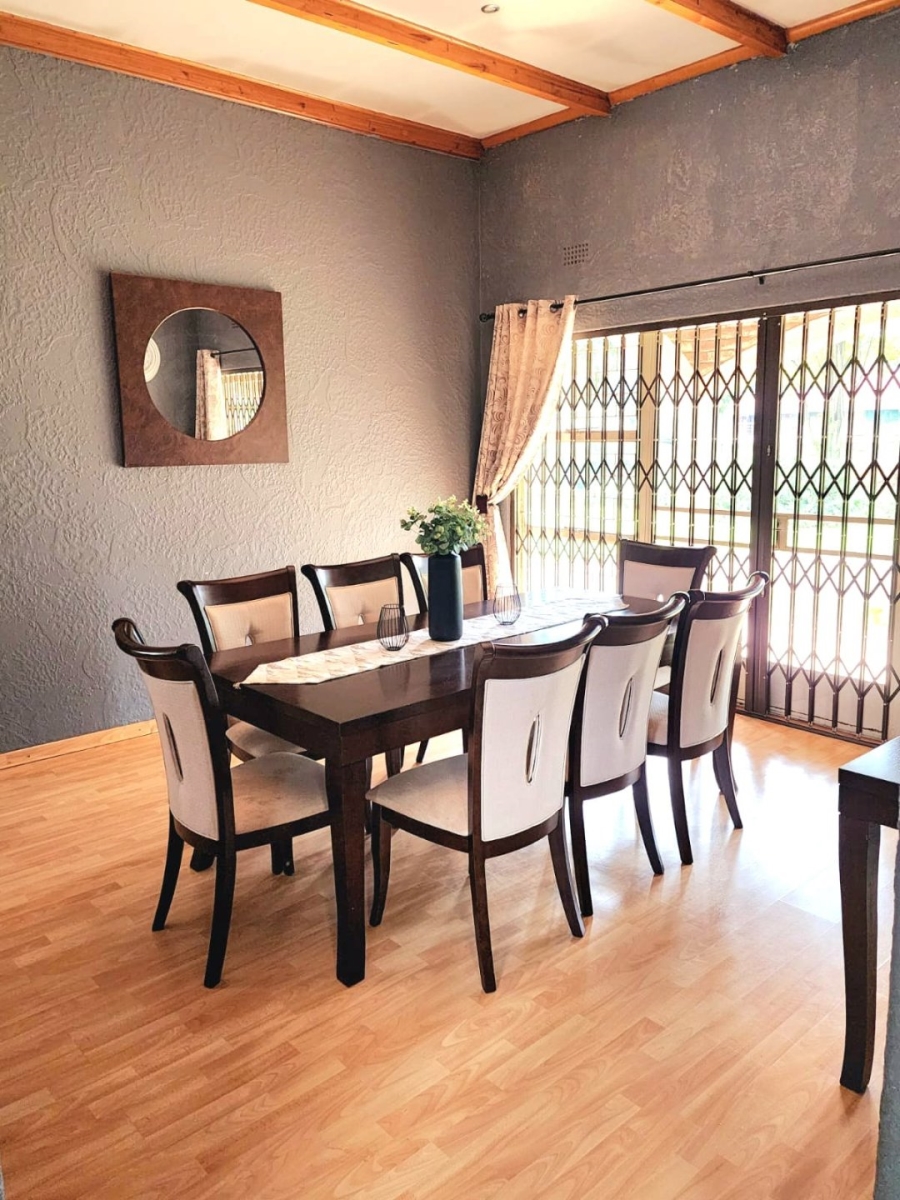 4 Bedroom Property for Sale in Unitas Park Gauteng