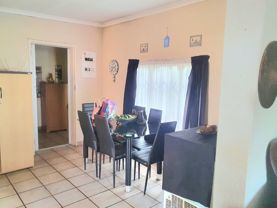 4 Bedroom Property for Sale in Unitas Park Gauteng