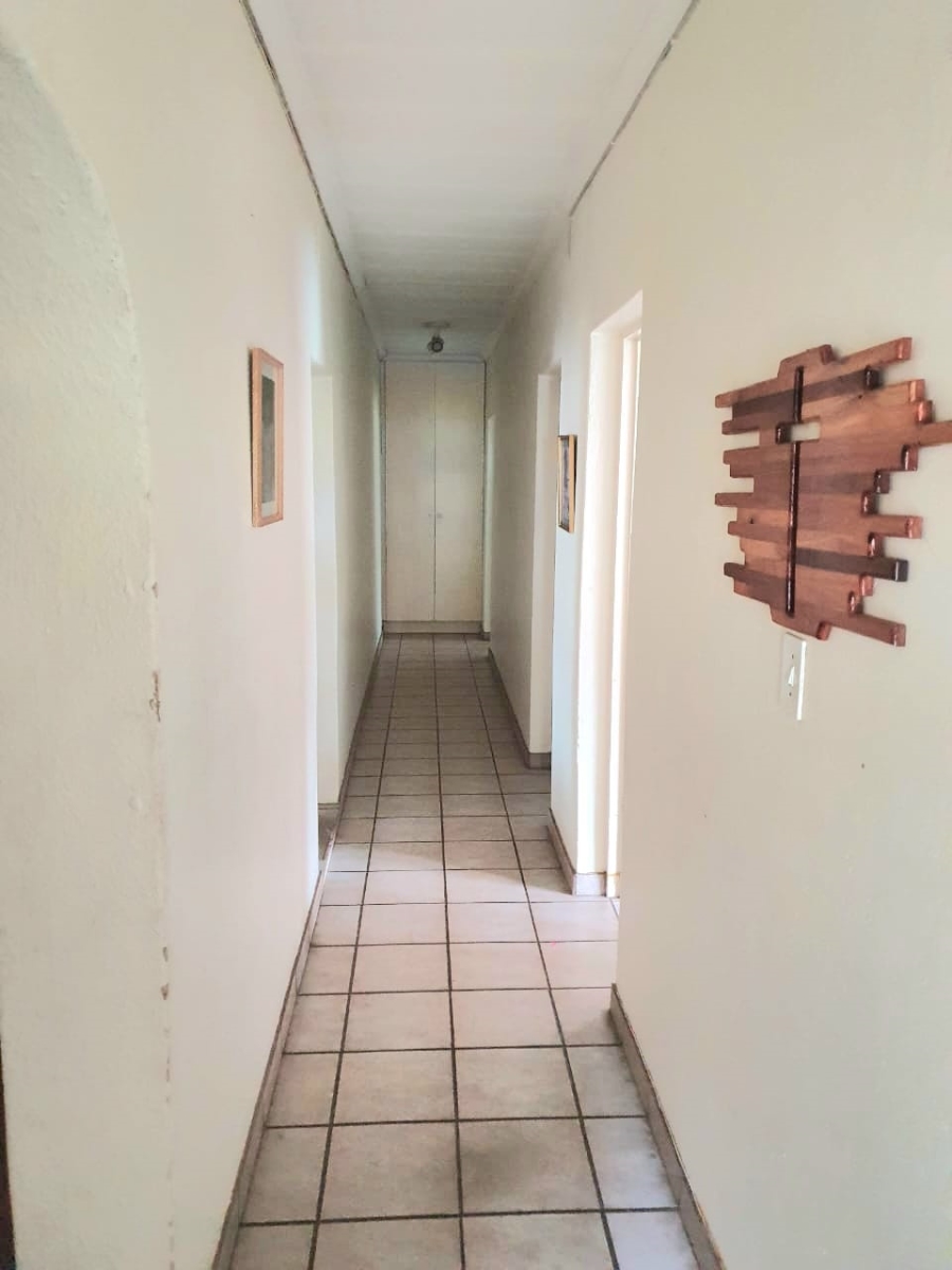 4 Bedroom Property for Sale in Unitas Park Gauteng