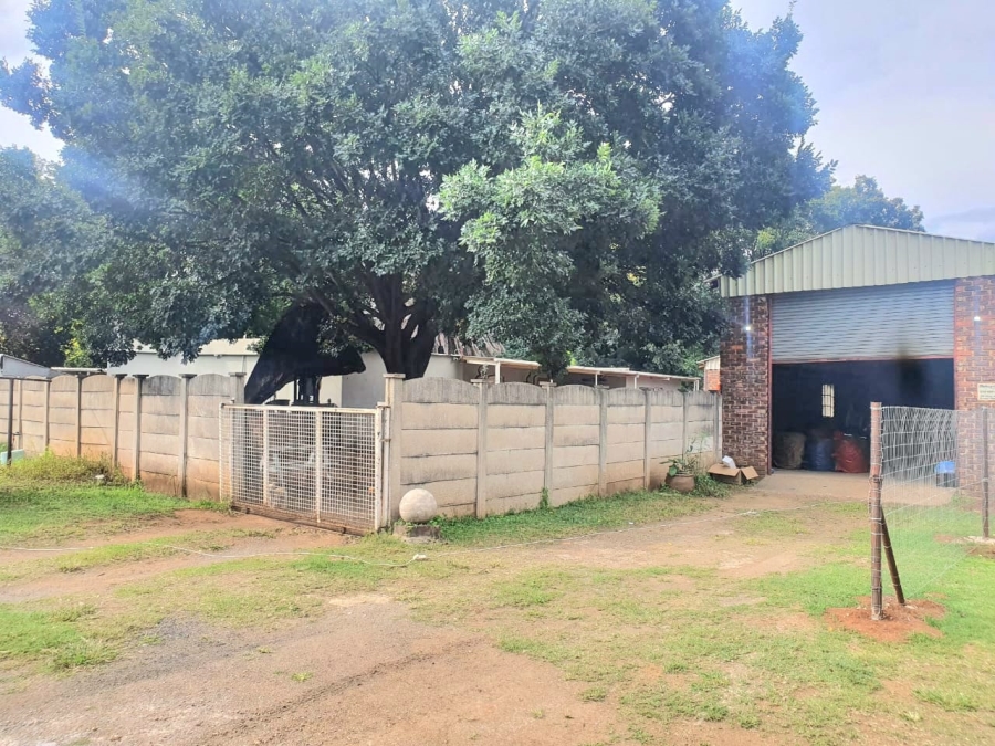4 Bedroom Property for Sale in Unitas Park Gauteng