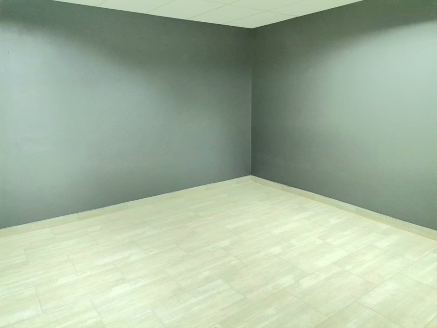 4 Bedroom Property for Sale in Unitas Park Gauteng