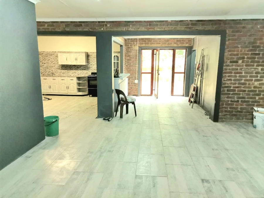 4 Bedroom Property for Sale in Unitas Park Gauteng