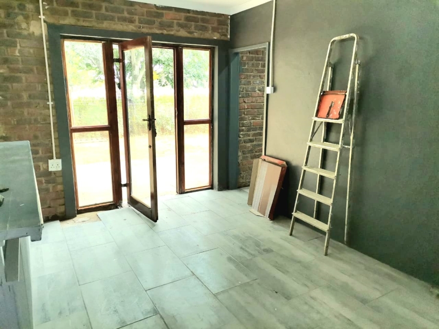 4 Bedroom Property for Sale in Unitas Park Gauteng