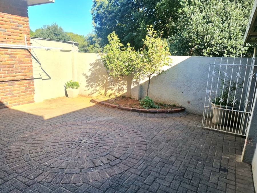4 Bedroom Property for Sale in Unitas Park Gauteng