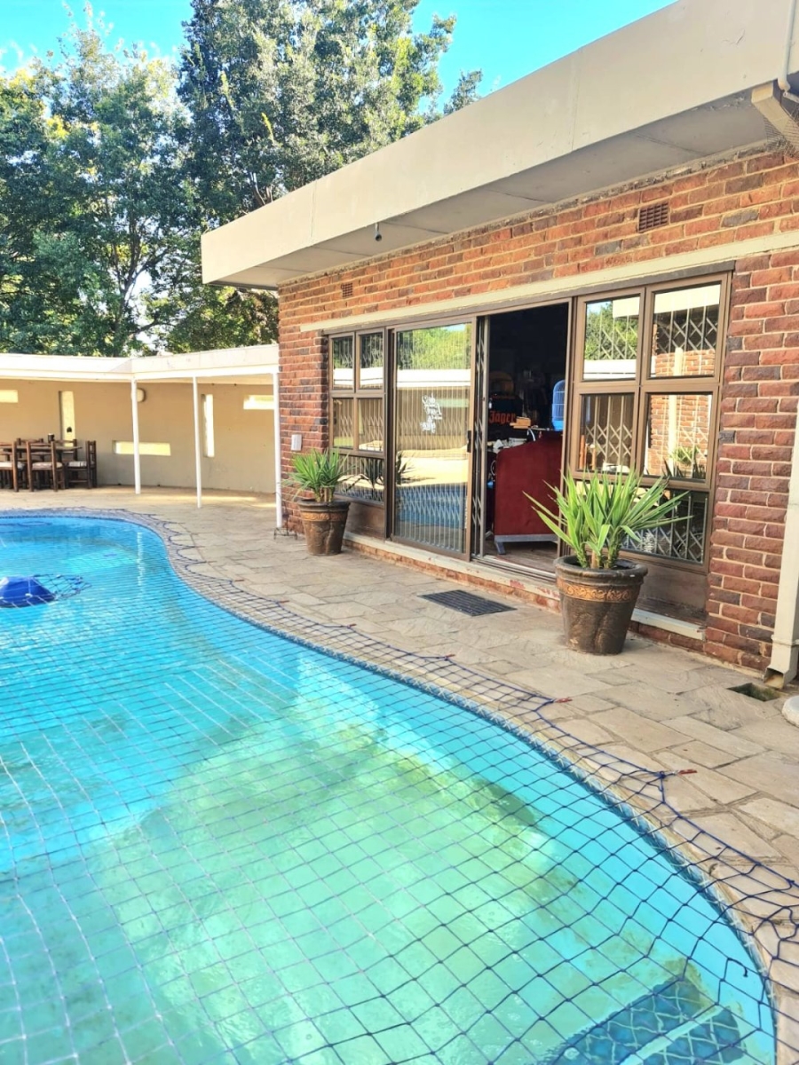 4 Bedroom Property for Sale in Unitas Park Gauteng