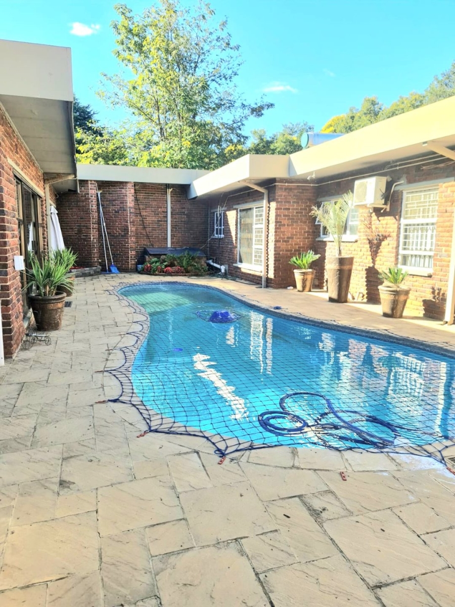 4 Bedroom Property for Sale in Unitas Park Gauteng