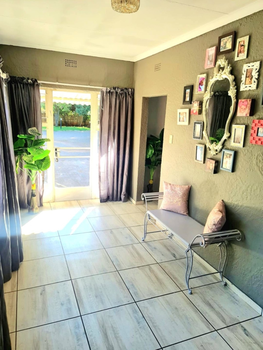 4 Bedroom Property for Sale in Unitas Park Gauteng