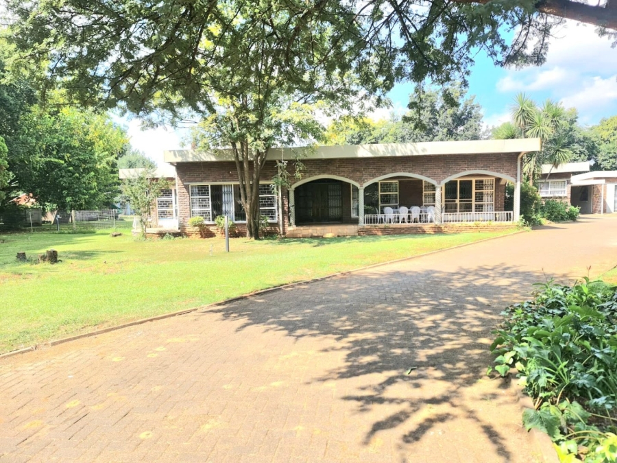 4 Bedroom Property for Sale in Unitas Park Gauteng