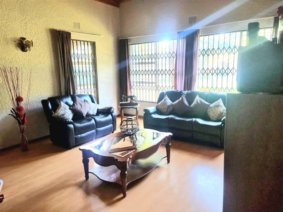 4 Bedroom Property for Sale in Unitas Park Gauteng
