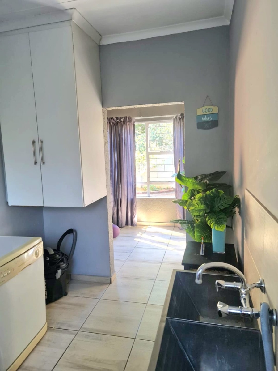 4 Bedroom Property for Sale in Unitas Park Gauteng