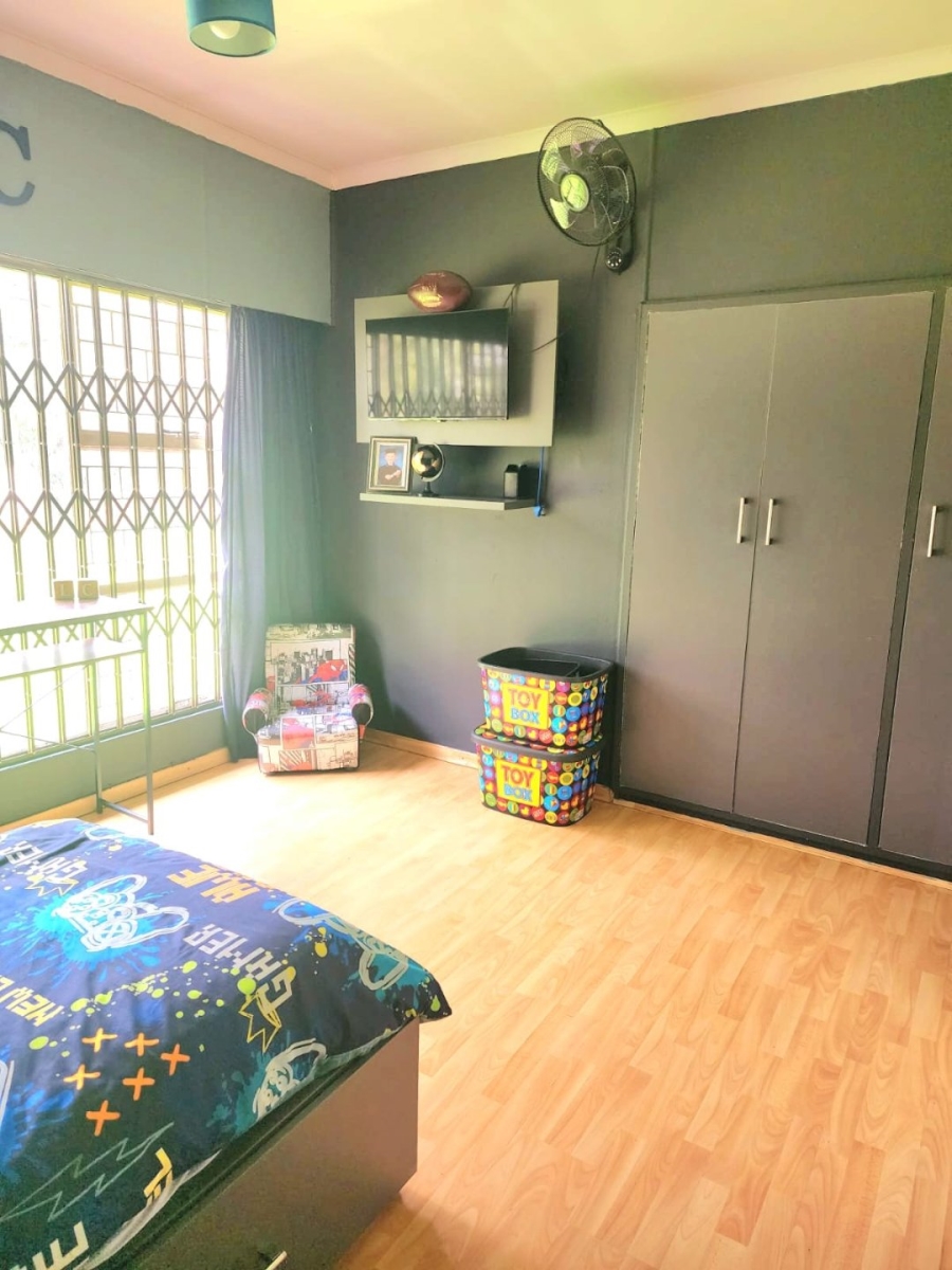 4 Bedroom Property for Sale in Unitas Park Gauteng