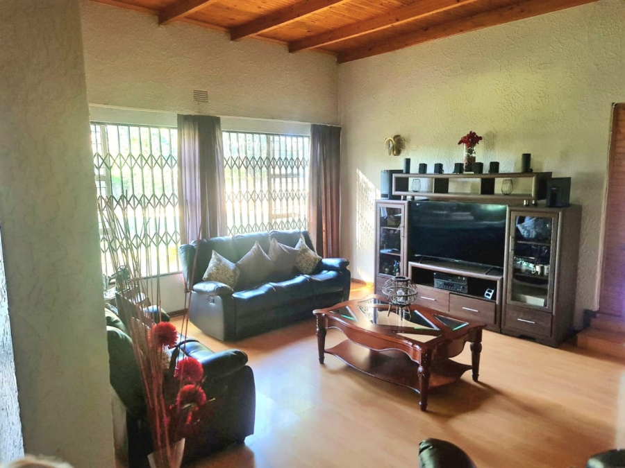4 Bedroom Property for Sale in Unitas Park Gauteng