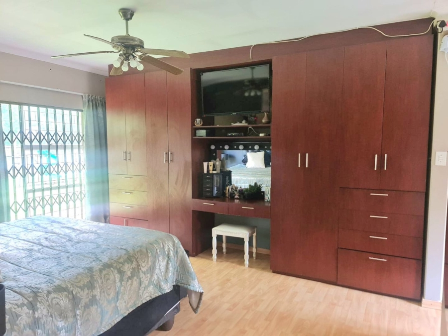 4 Bedroom Property for Sale in Unitas Park Gauteng