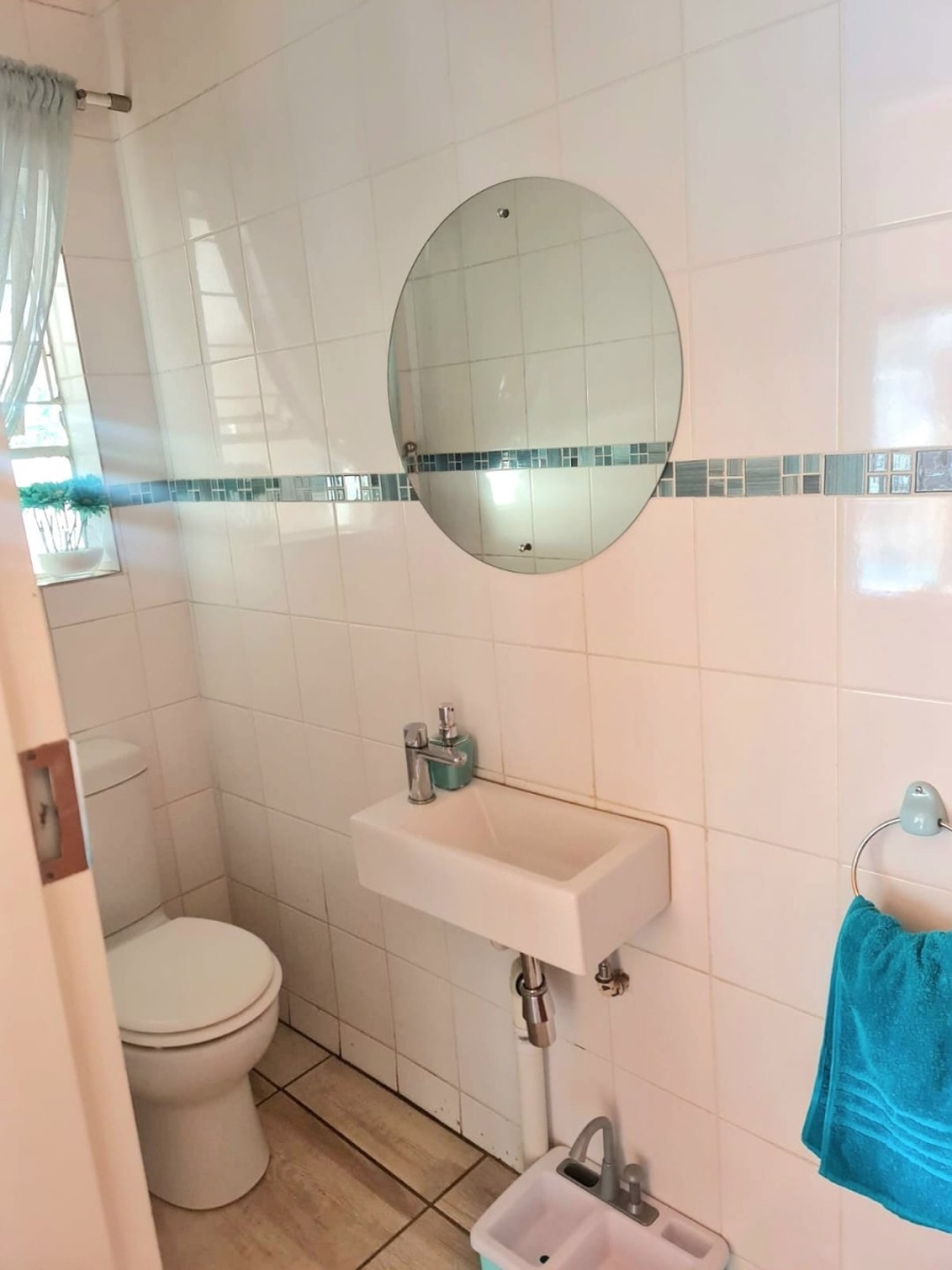 4 Bedroom Property for Sale in Unitas Park Gauteng