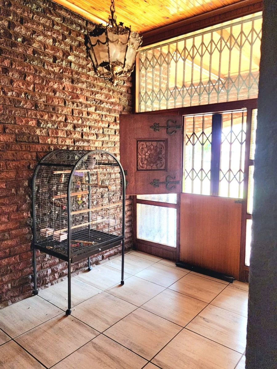 4 Bedroom Property for Sale in Unitas Park Gauteng