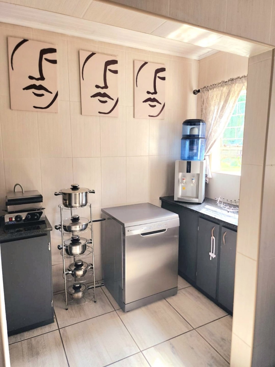 4 Bedroom Property for Sale in Unitas Park Gauteng