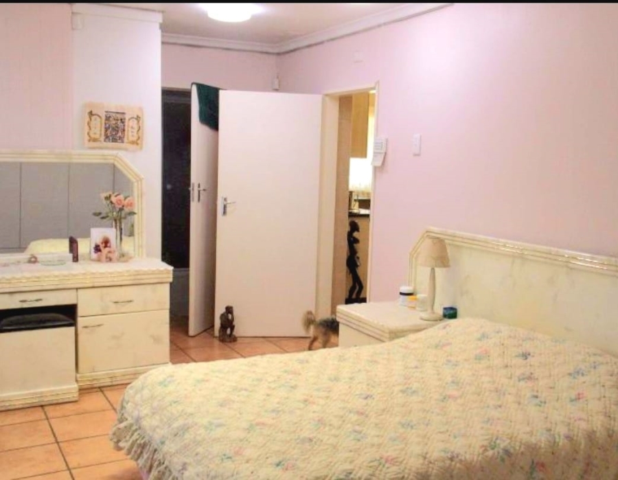 4 Bedroom Property for Sale in Unitas Park Gauteng