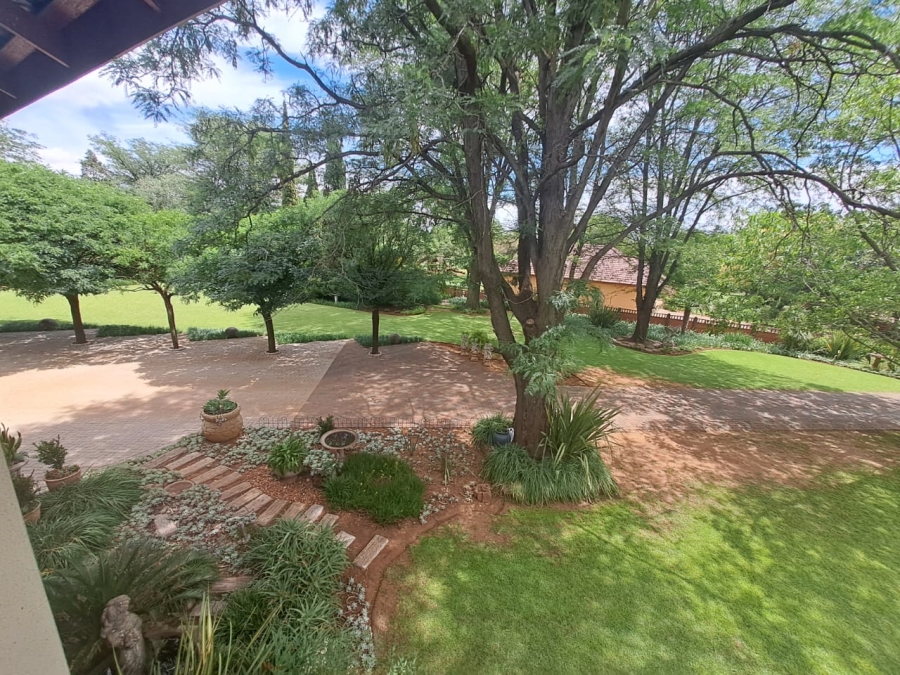 4 Bedroom Property for Sale in Unitas Park Gauteng