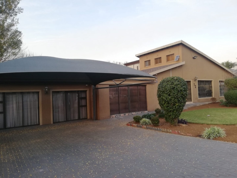5 Bedroom Property for Sale in Three Rivers East Gauteng