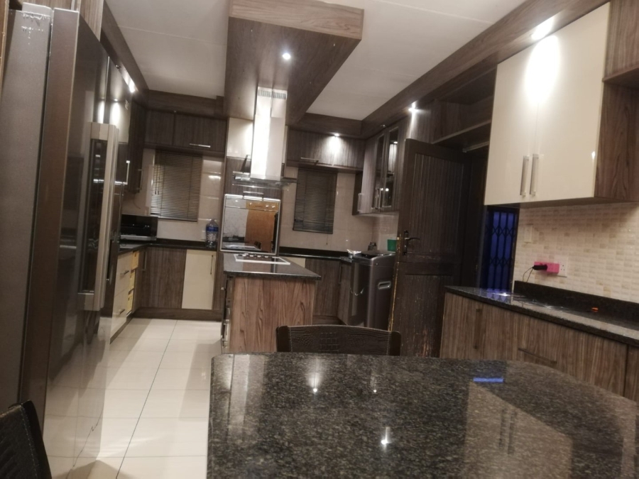 5 Bedroom Property for Sale in Three Rivers East Gauteng