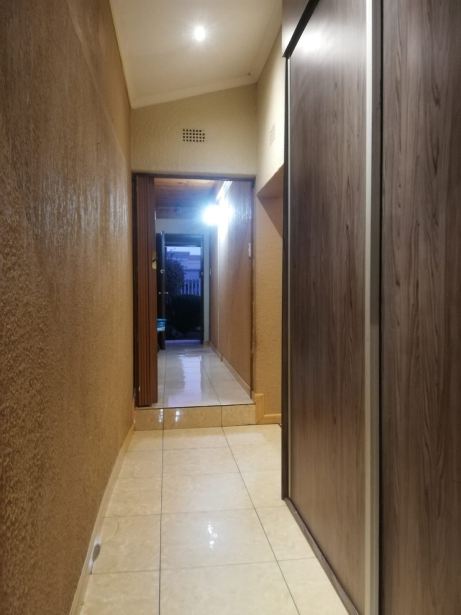 5 Bedroom Property for Sale in Three Rivers East Gauteng