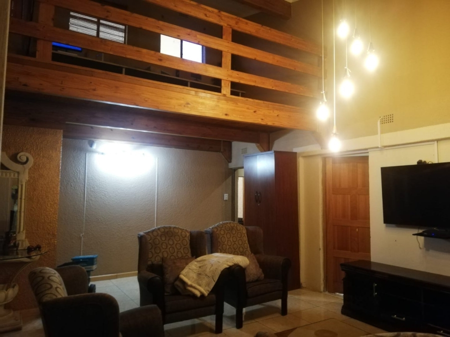 5 Bedroom Property for Sale in Three Rivers East Gauteng