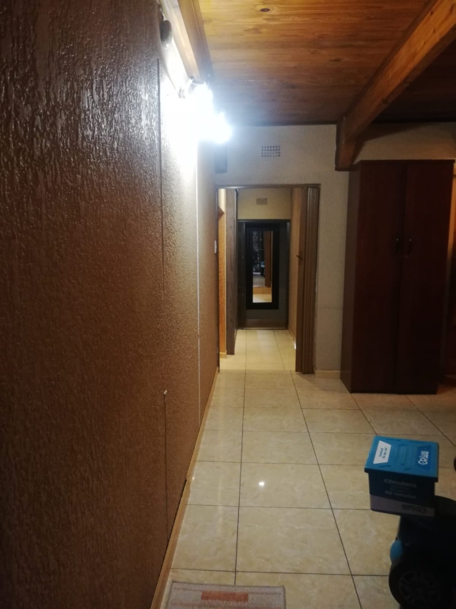 5 Bedroom Property for Sale in Three Rivers East Gauteng