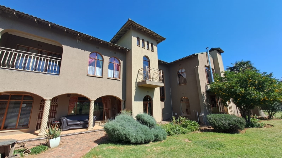 4 Bedroom Property for Sale in Unitas Park Gauteng