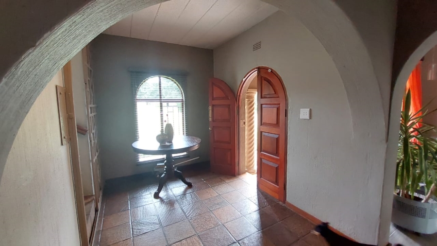 4 Bedroom Property for Sale in Unitas Park Gauteng