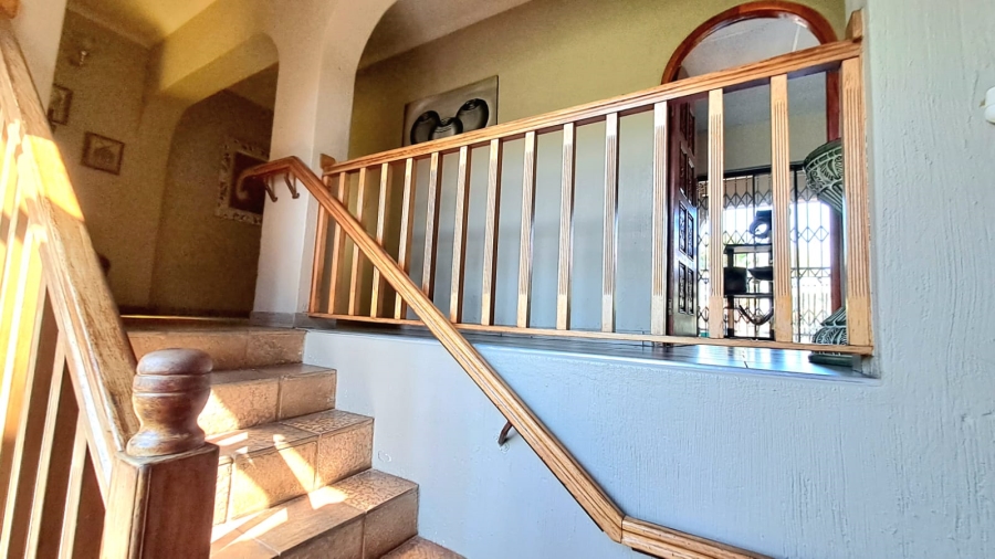 4 Bedroom Property for Sale in Unitas Park Gauteng