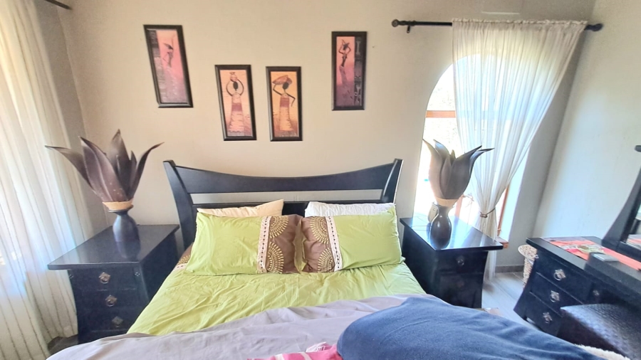 4 Bedroom Property for Sale in Unitas Park Gauteng