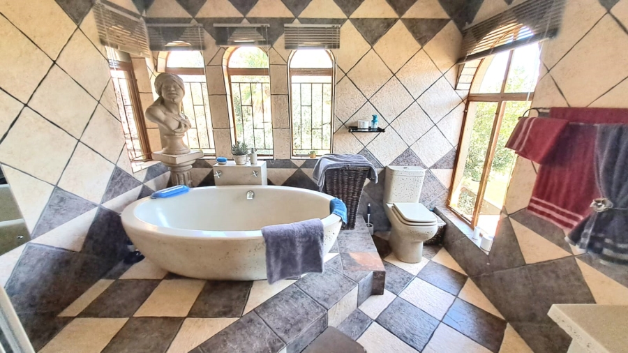 4 Bedroom Property for Sale in Unitas Park Gauteng