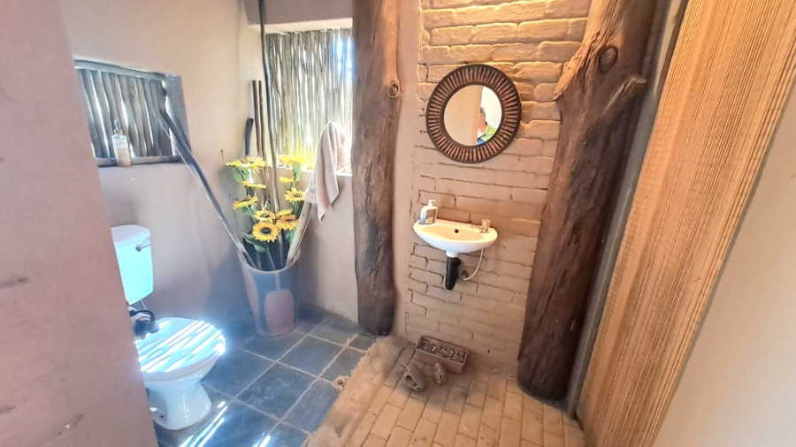 4 Bedroom Property for Sale in Unitas Park Gauteng