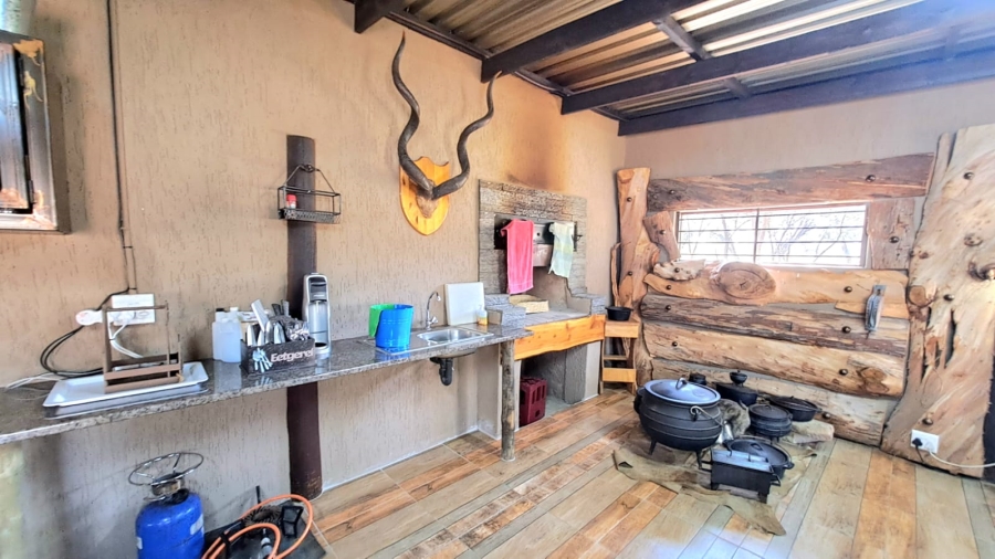 4 Bedroom Property for Sale in Unitas Park Gauteng