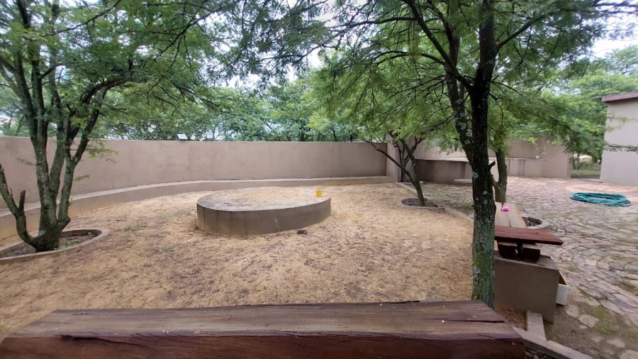 4 Bedroom Property for Sale in Unitas Park Gauteng