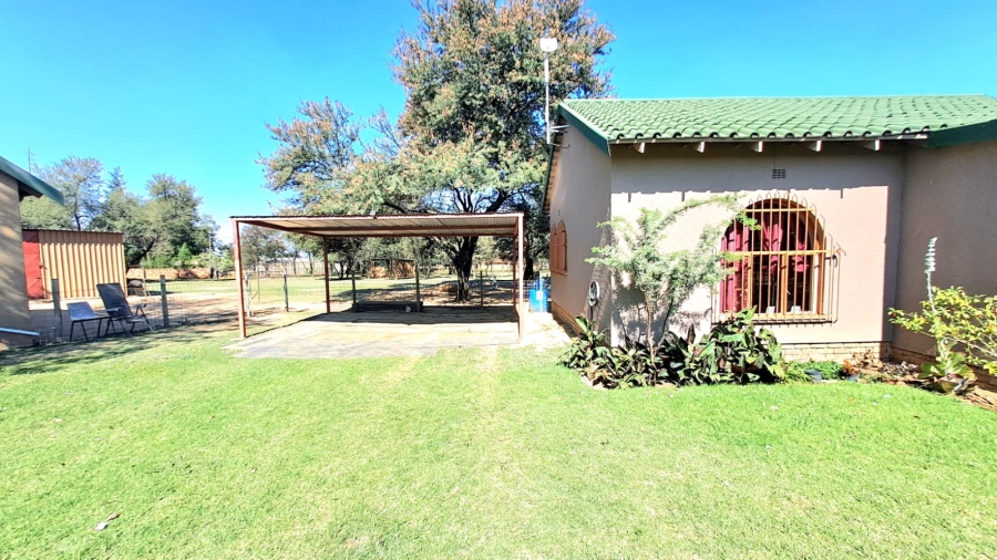4 Bedroom Property for Sale in Unitas Park Gauteng