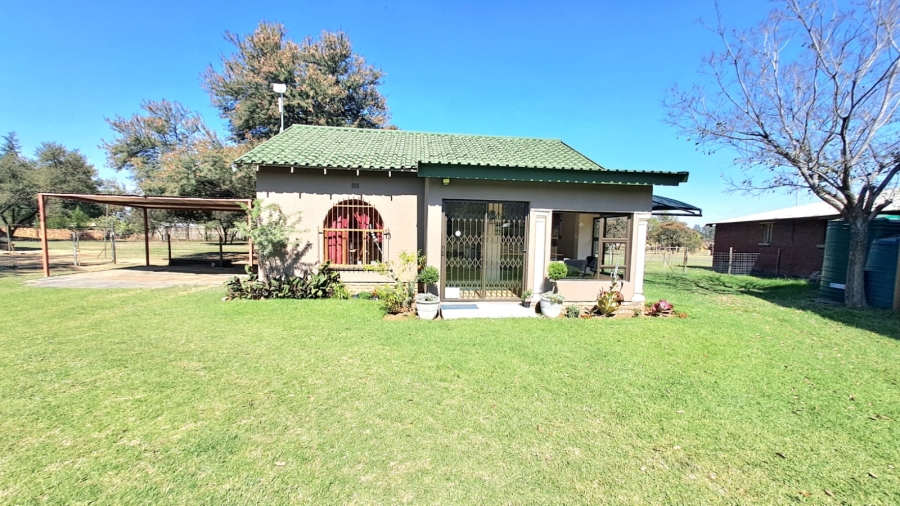 4 Bedroom Property for Sale in Unitas Park Gauteng