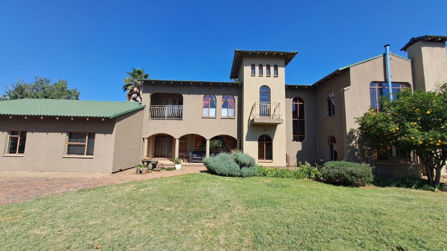 4 Bedroom Property for Sale in Unitas Park Gauteng