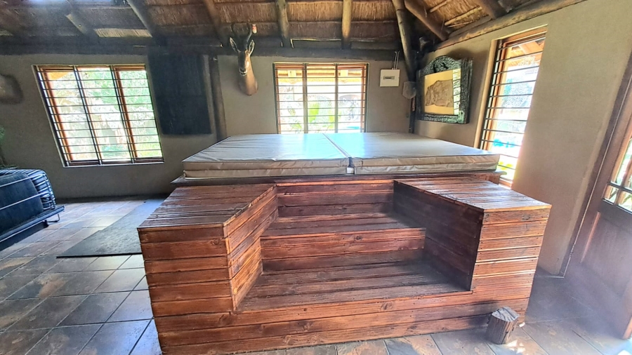4 Bedroom Property for Sale in Unitas Park Gauteng