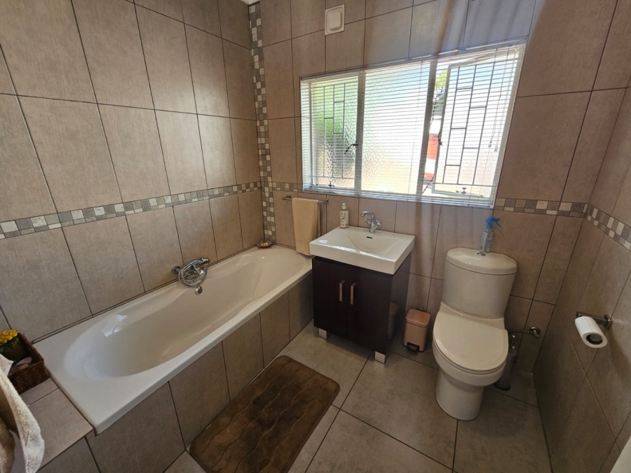 3 Bedroom Property for Sale in Three Rivers East Gauteng