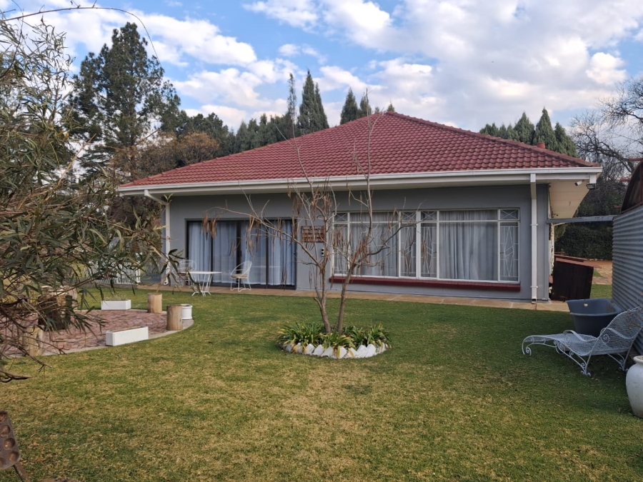 3 Bedroom Property for Sale in Unitas Park Gauteng