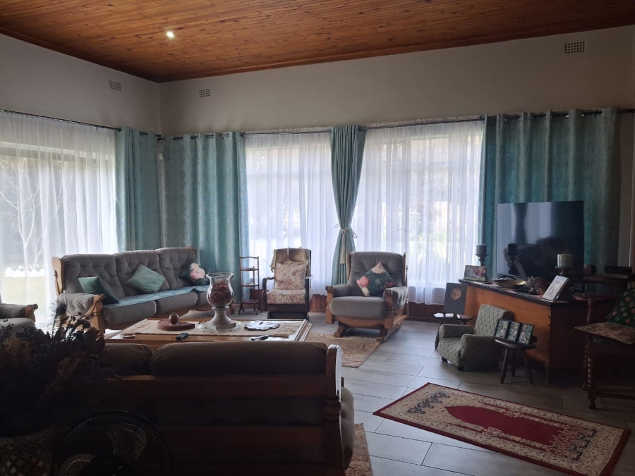 3 Bedroom Property for Sale in Unitas Park Gauteng