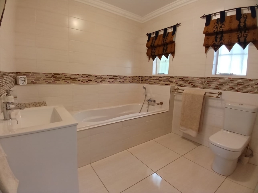 4 Bedroom Property for Sale in Three Rivers East Gauteng