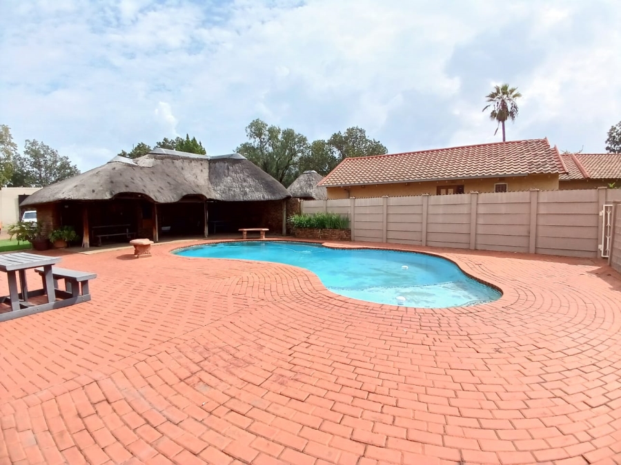 4 Bedroom Property for Sale in Three Rivers East Gauteng