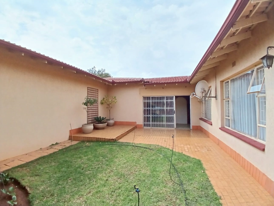 4 Bedroom Property for Sale in Three Rivers East Gauteng