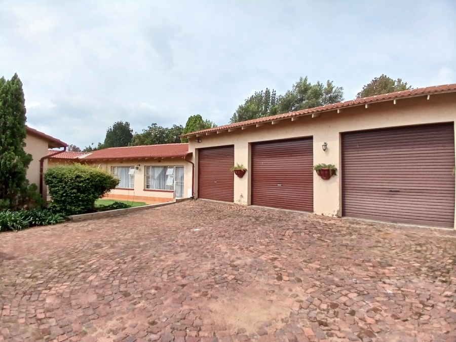 4 Bedroom Property for Sale in Three Rivers East Gauteng