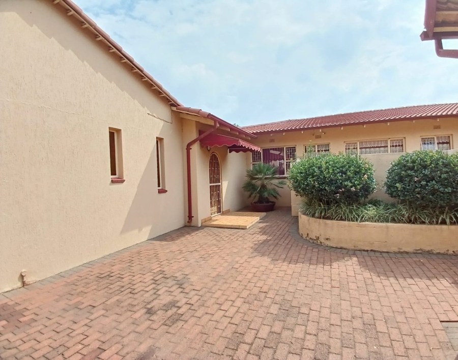 4 Bedroom Property for Sale in Three Rivers East Gauteng