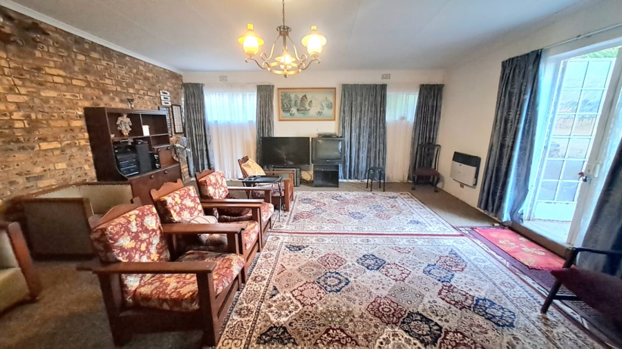 4 Bedroom Property for Sale in Three Rivers East Gauteng